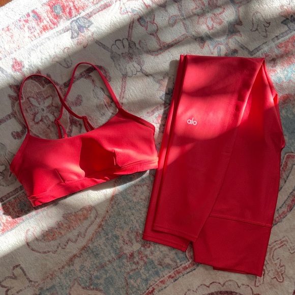 ALO Set - Candy Red - Picture 3 of 12